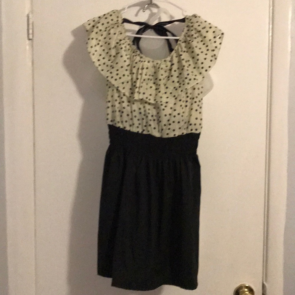 ❤️Beautiful Dress w/ polka dots Size XL ✨‼️